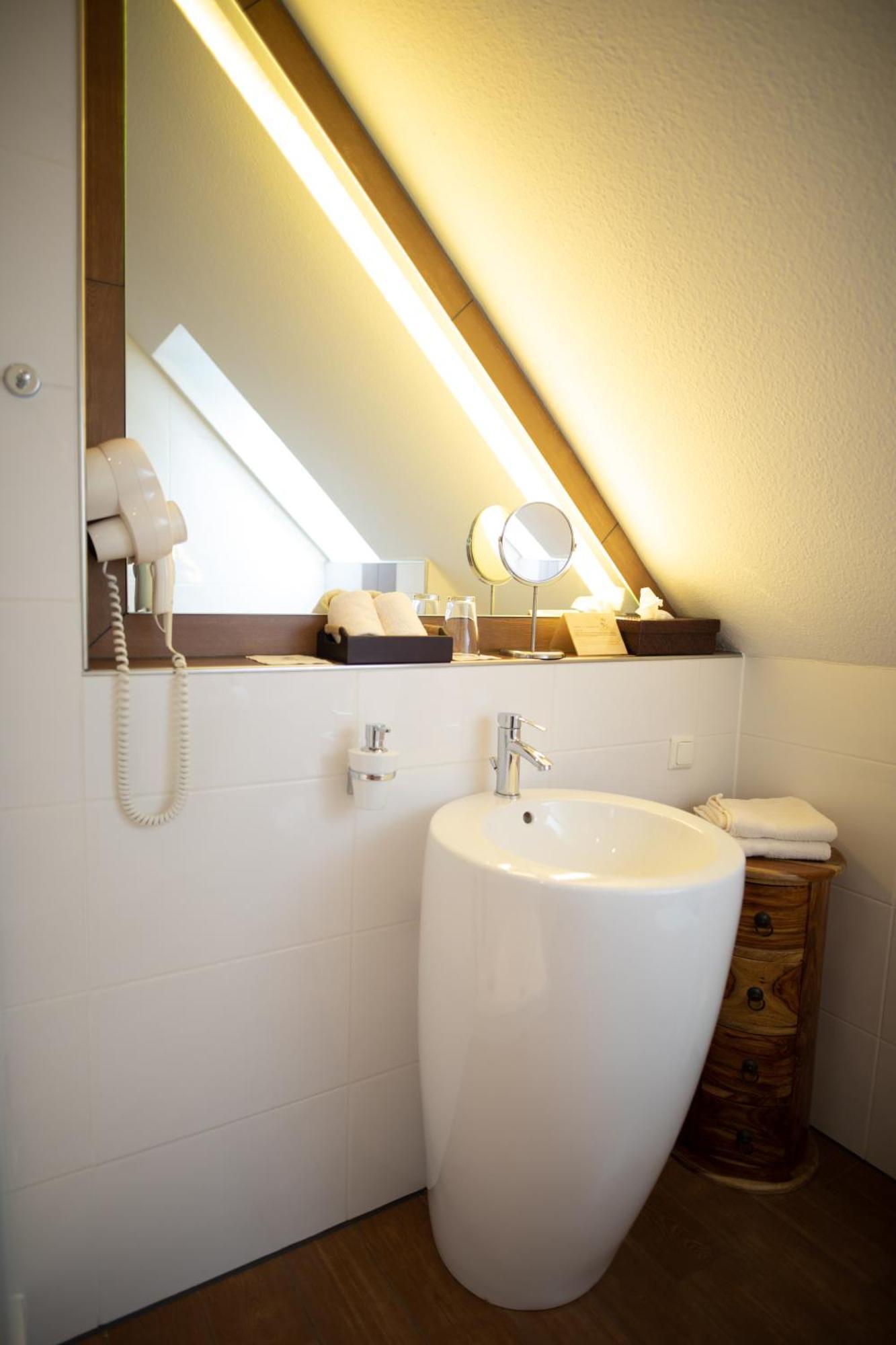 Vier Jahreszeiten Rooms Husum  Екстер'єр фото