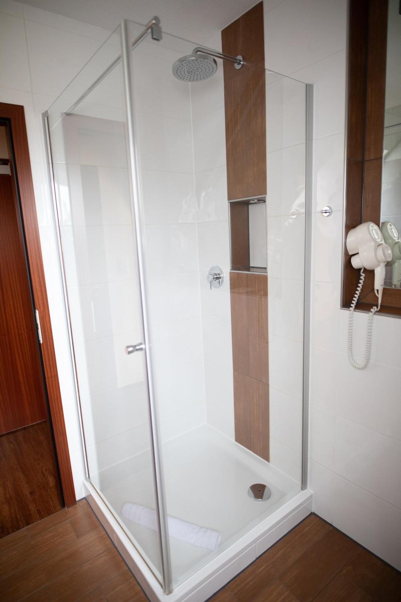Vier Jahreszeiten Rooms Husum  Екстер'єр фото